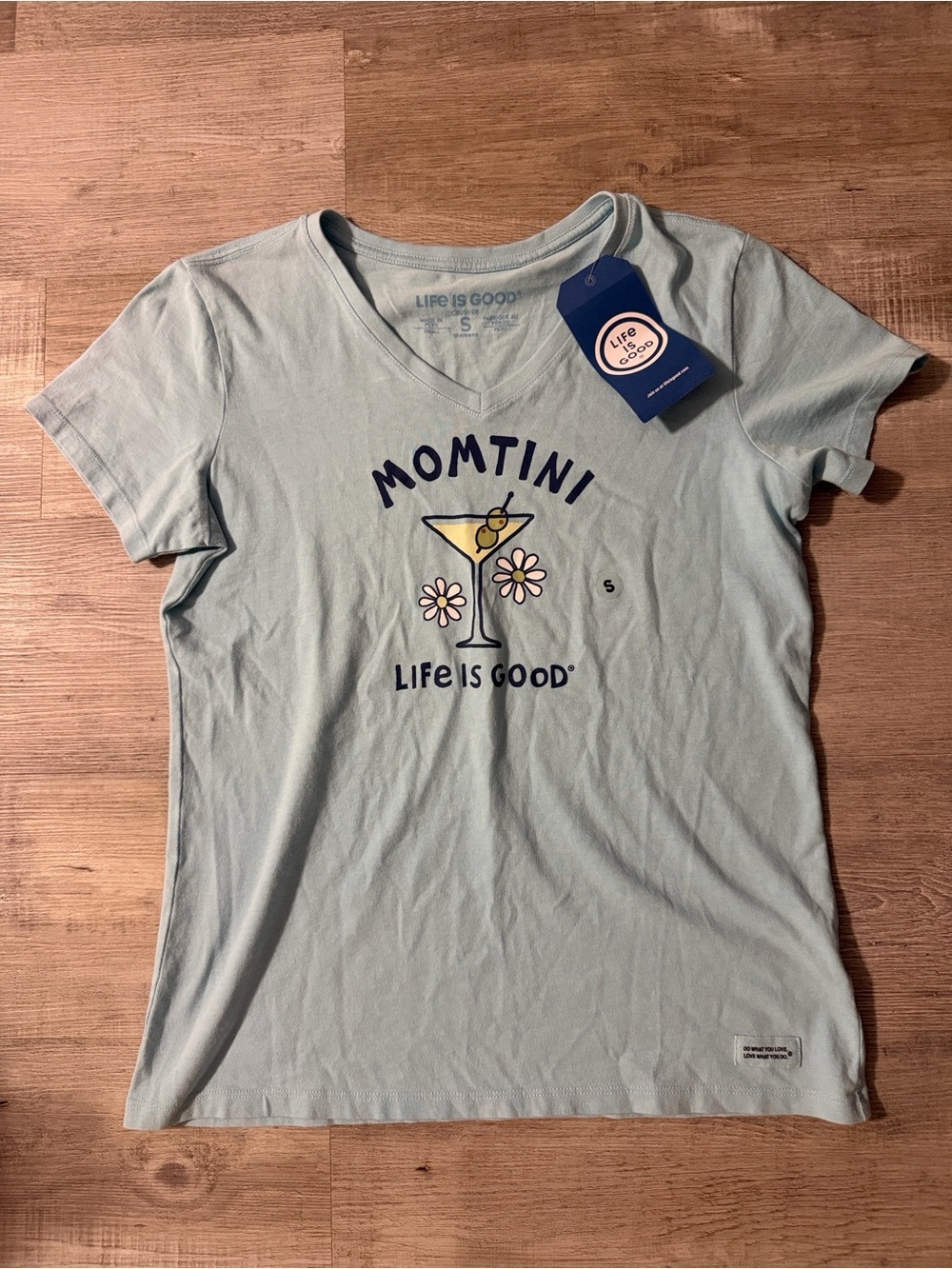 NWT Women’s Life is Good “Momtini” t shirt 💙